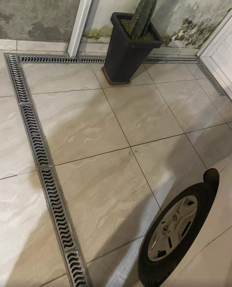 Ralo Linear Elite 10x100 com Tela Anti Inseto e Aro de Fixação (2 peças 10x50cm)