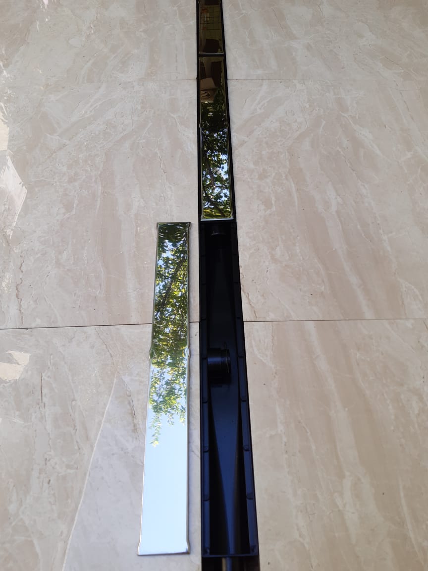 Ralo Linear Sifonado 6x50 Oculto com Grelha Lisa em Inox Polido